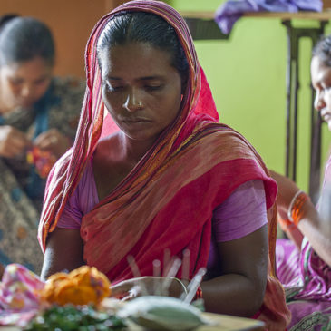 Empoderamiento de la mujer - taller de artesanía - semilla para el cambio